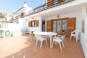 Global Properties, Adosado en la playa de Canet d'en Berenguer